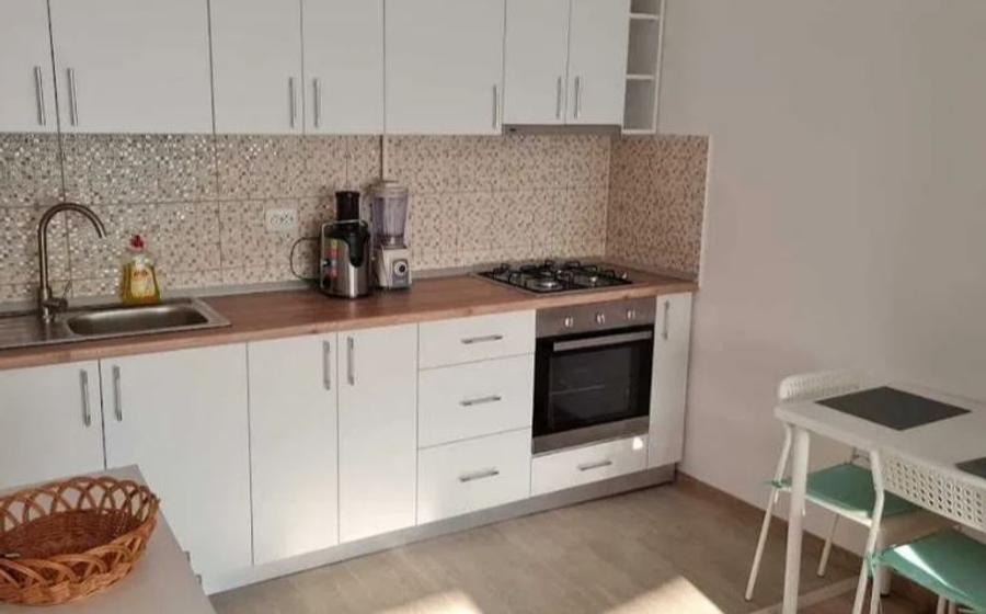 Berceni,bl.reabilitat,DECOMANDAT,mobilat,utilat complet,balcon,gresie,parchet.
