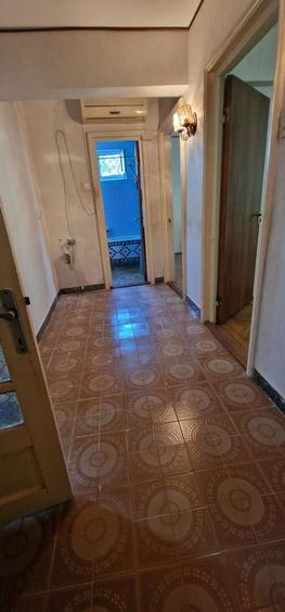 Tomis 2 apartament 3 camere decomandate, garaj si loc de parcare.