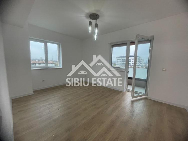 Apartament cu 3 camere, s.utila 70.15 mp. bloc cu lift- loc de parcare