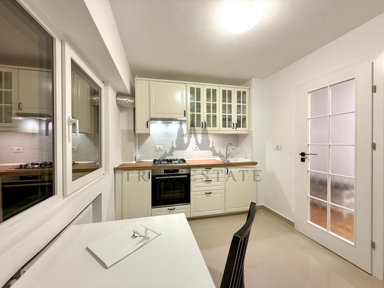 Vanzare apartament 4 camere cu boxa la subsol in bloc din 1982- UNIC in zona