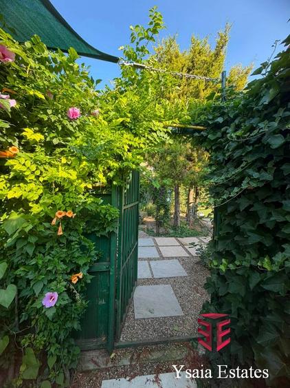 YSAIA IMOBILIARE - CASA DE VANZARE - TEREN 330 MP - ZONA LINISTITA -