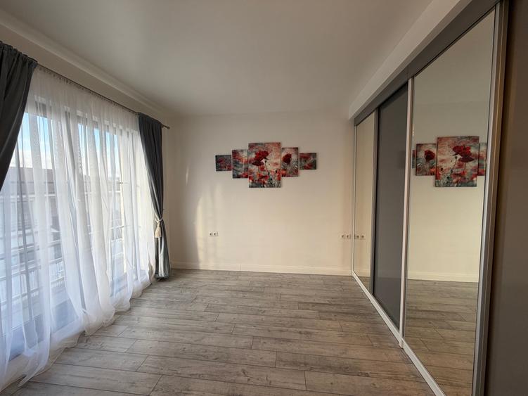 Casa tip duplex - 4 camere - 3 bai - 569 mp teren - Sura Mica