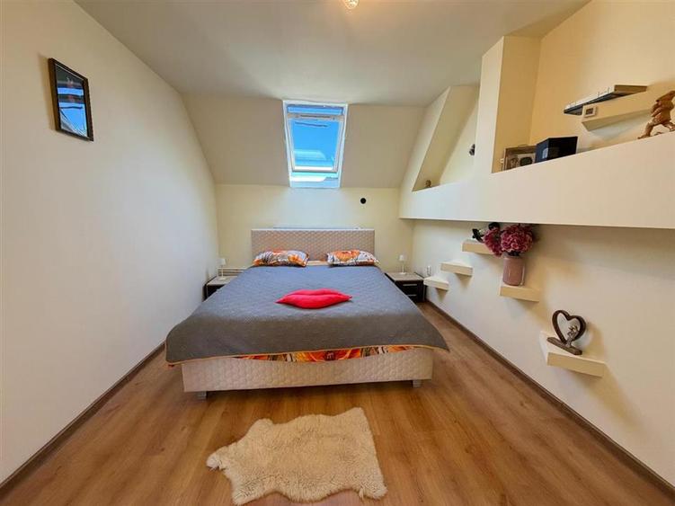 Apartament la casa 3 camere zona Gusterita