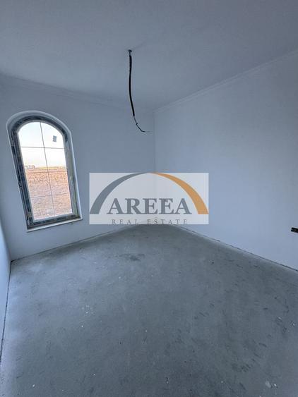 Vila 5 camere Tunari cu ieșire la pădure