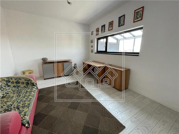 Penthouse superb 3 camere, Calea Surii Mici | Bloc cu LIFT, 2 bai