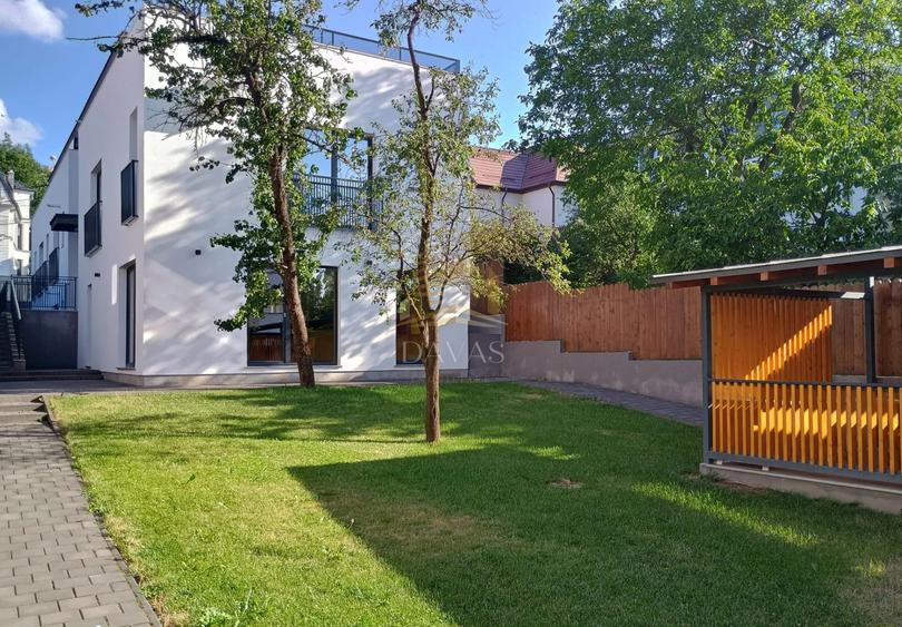 Cladire de birouri MODERNA ZUPERFINISATA500 mp, teren 600 mp,10Parcări |Zorilor
