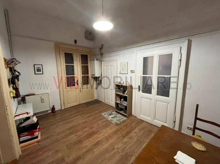 Apartament spațios cu 1 cameră, 71 mp, în clădire istorică, pe malul râului Bega
