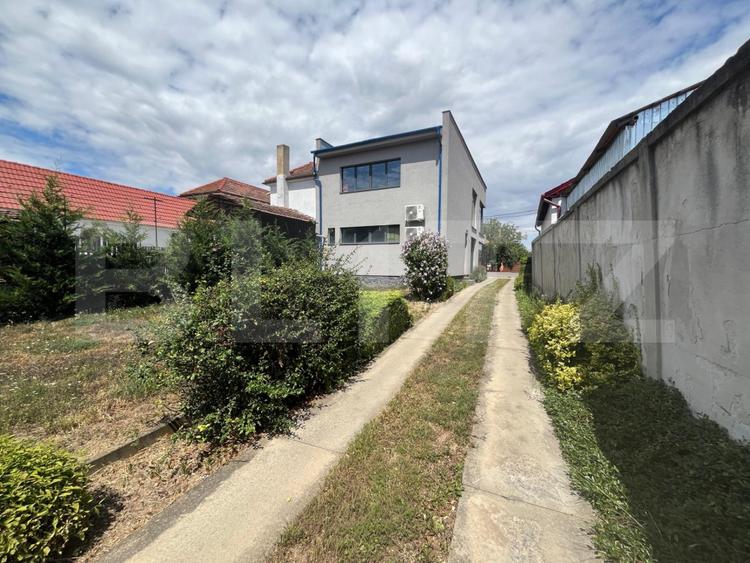 Spațiu comercial de închiriat, 180 mp utili, parcare proprie, Oradea