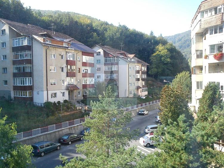 Apartament 3 camere - decomandat - Răcădău, Brașov