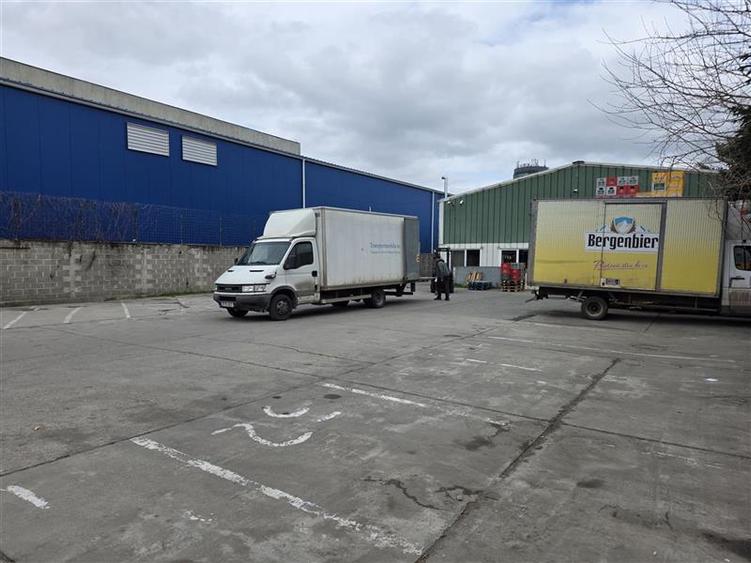 Vanzare service auto/depozit/hala/spatiu industrial Pipera - Pipera Tunari  - OM
