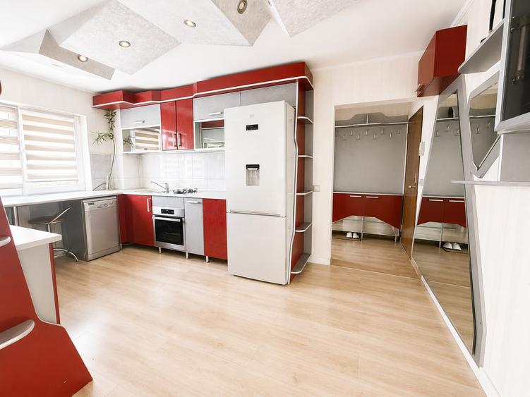 Apartament cu 3 camere de vanzare in Oradea, etajul 2 , Iosia