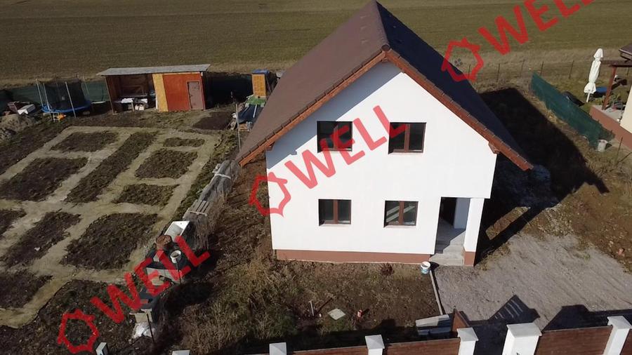 Casă familială semifinisată de vânzare în Poiana Arcusului!