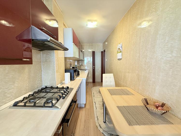 Apartament cu 3 camere in zona Faleza Nord cu vedere la mare