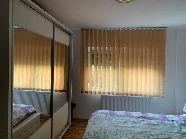 APARTAMENT DE VANZARE 3 CAMERE SIRET