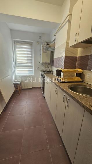 Etaj 1 Apartament 1 Camera Decomandat 38mp Bloc 2019 zona Cug - 2