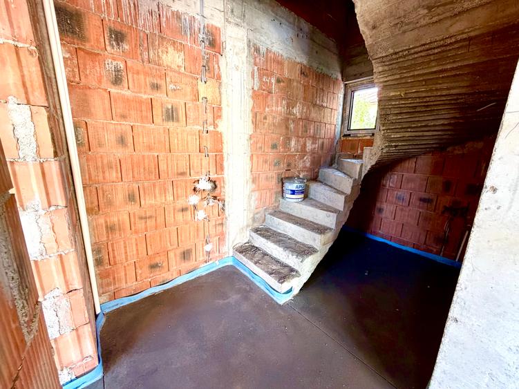 Casa deosebita situata stradal la 350m fata de Sos. Oltenitei