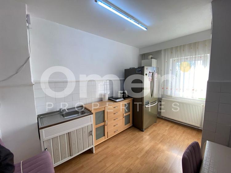 Apartament spatios cu 4 camere decoamndat, zona Republicii