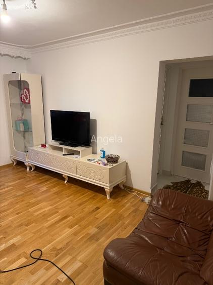 Vând apartament 4 camere semidecomandat zonă ultracentrală  - 2