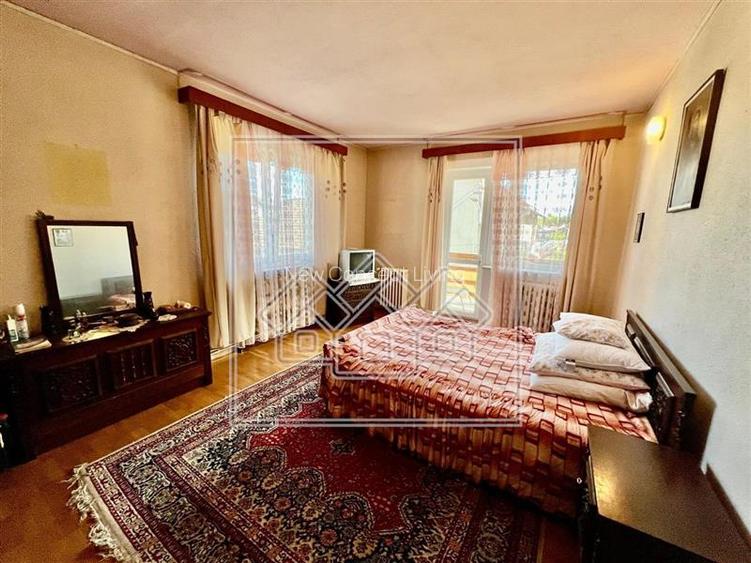 Casa de vanzare in Cisnadie - 6 camere, garaj - teren 250 mp - 2