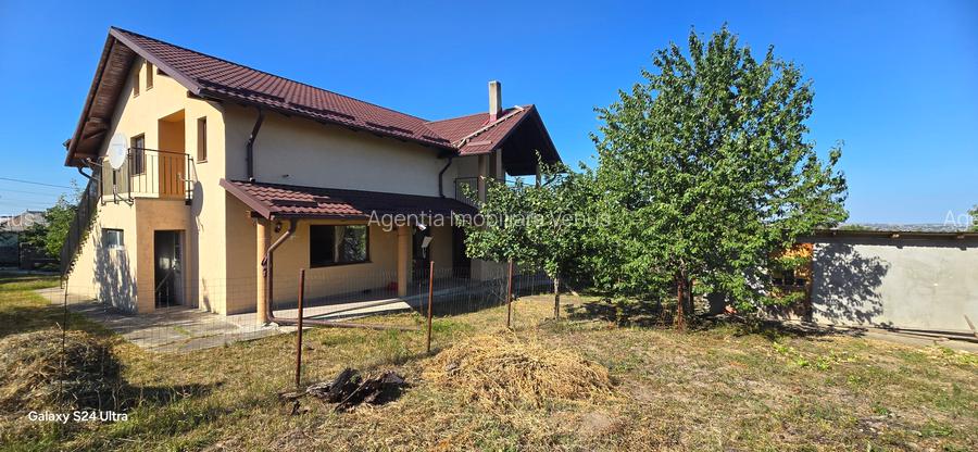 Casa cu etaj si 3552mp teren la Zaicesti - 3