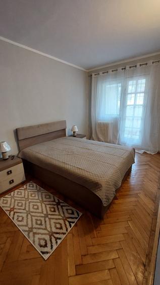Braila apartament 3 camere de inchiriat ultracentral Scolilor parter