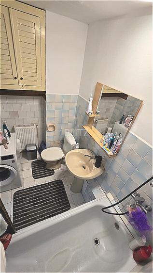 Apartament de vanzare, decomandat, 45 mp utili, 2 balcoane, loc de parcare - 12