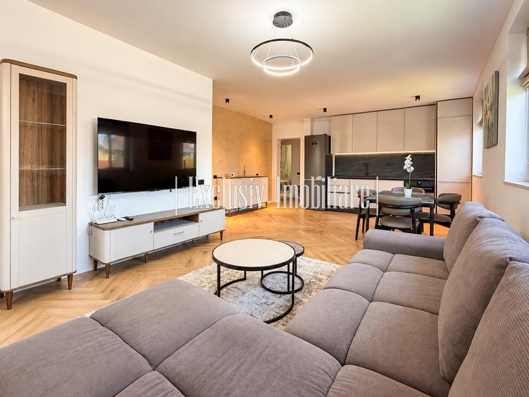 Apartament premium 3 camere | Faleza Nord - Vedere lac | Parcare privata