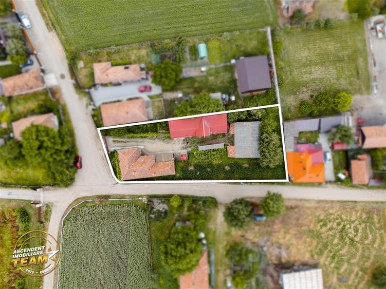 Ansamblu: Casa + atelier + sura + 1.123mp teren, Sat Lunga, Covasna