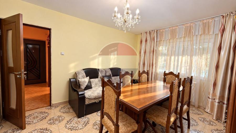 Apartament cu 2 camere de vânzare / Central/ Bacau