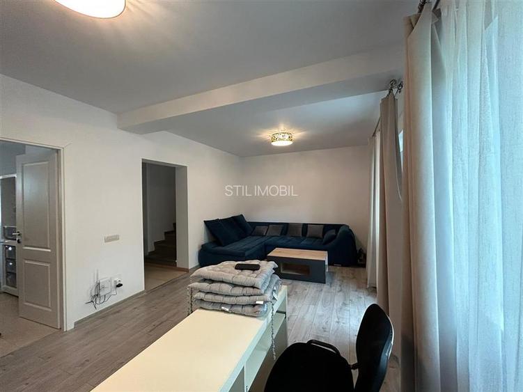 Vila duplex 4 camere la 3 minute de Bellaria