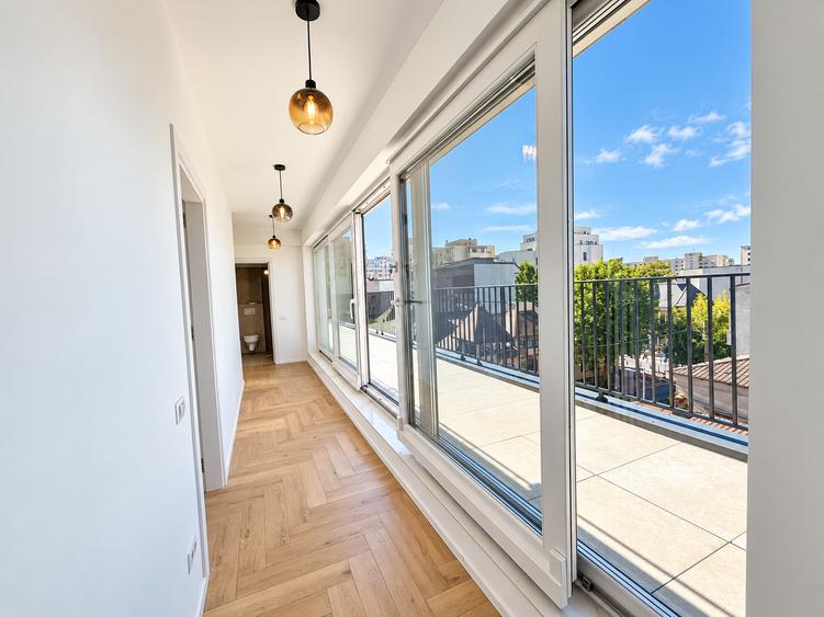 Apartament spectaculos cu 3 camere și terasă panoramică de 41 mp – zona Eminescu