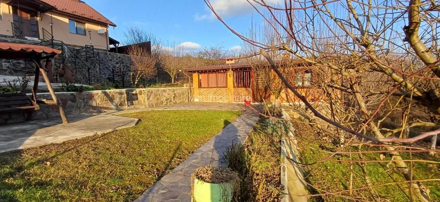 Casă de vânzare în Localitatea Unirea - 2
