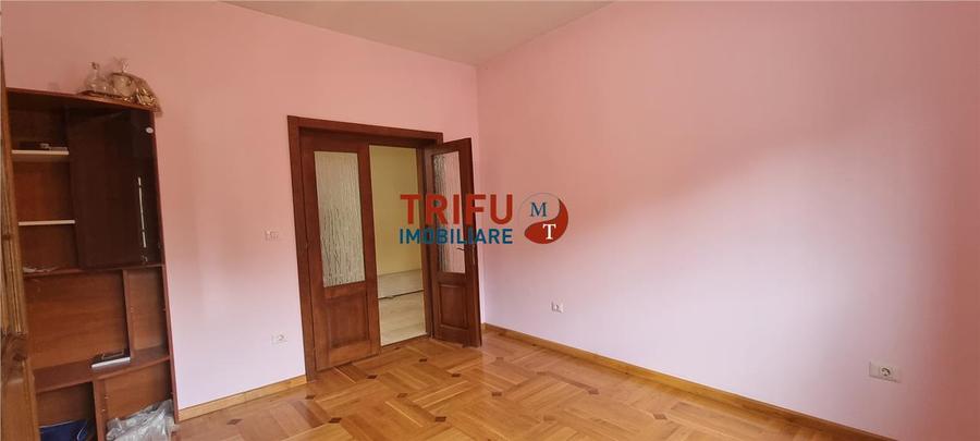 Casa 10 camere de inchiriat zona Centru cu piscina interioara