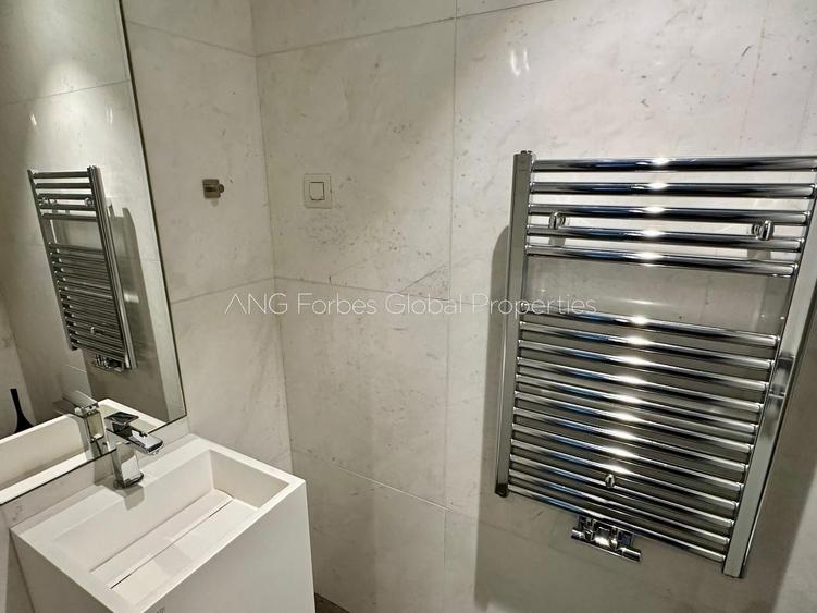 Duplex de lux cu terasă spectaculoasă, în inima zonei Charles de Gaulle