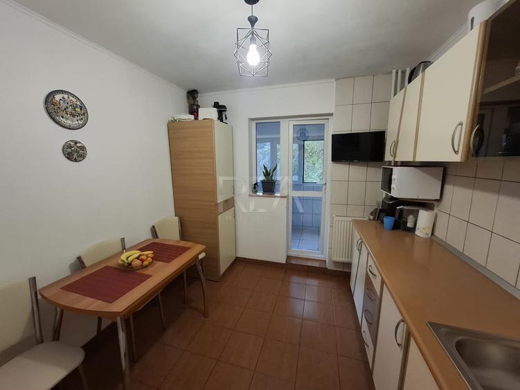 3 camere, et 2/8, 70 mp, bloc 1981-Gorjului