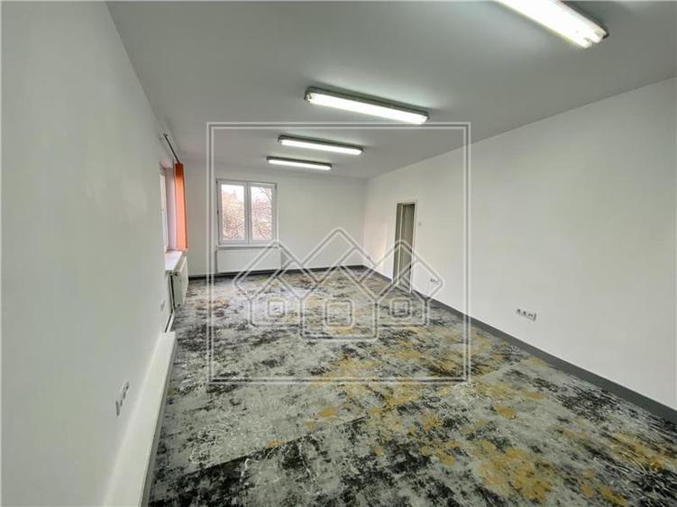 Spatiu de birouri - 3 camere, 2 bai - zona Centrala
