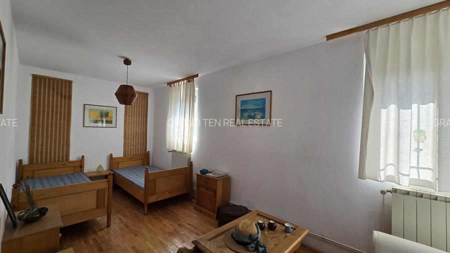 Vanzare vila P+1+M cu 5 camere, casa batraneasca , 2 garaje, teren 9249mp, - 8
