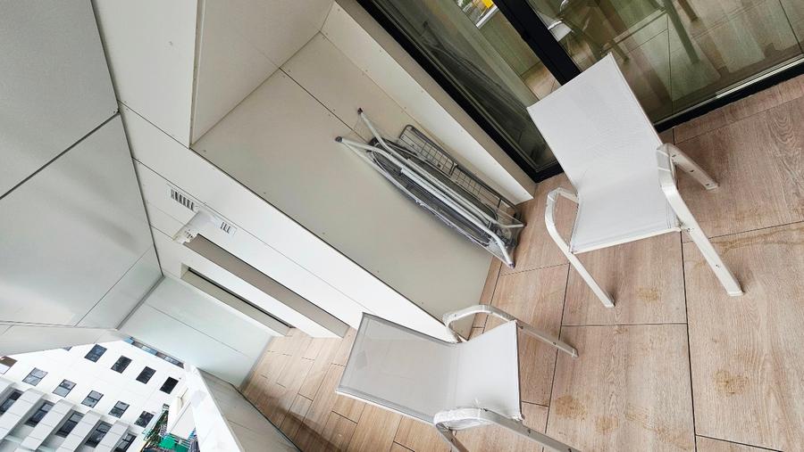 Ofer spre închiriere apartament 2 camere decomandat plus loc parcare subteran