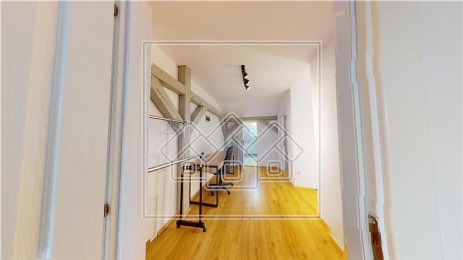 Ap. 4 camere, balcon, 2 bai - mobilat si utilat - Selimbar