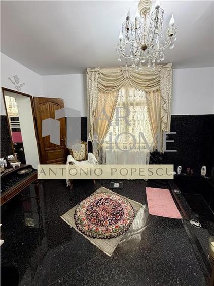 Casa 11 camere D+P,cu o arhitectura deosebita, ultracentral, Ploiesti. - 12