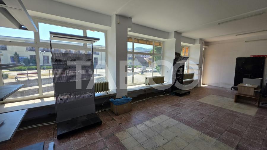 Spatiu comercial de vanzare in Cugir zona Primariei