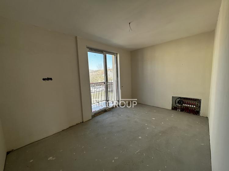 Duplex de vanzare 5 camere | 3 bai | 350mp teren plan | Chinteni | zona Profi