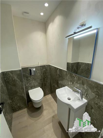 Apartament cu 3 camere de vanzare in Piata Victoriei