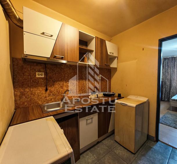 Garsoniera de vanzare cu bucatarie separata, zona Lipovei, Timisoara