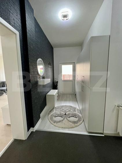 Casǎ cu 4 camere, zona Sânpetru
