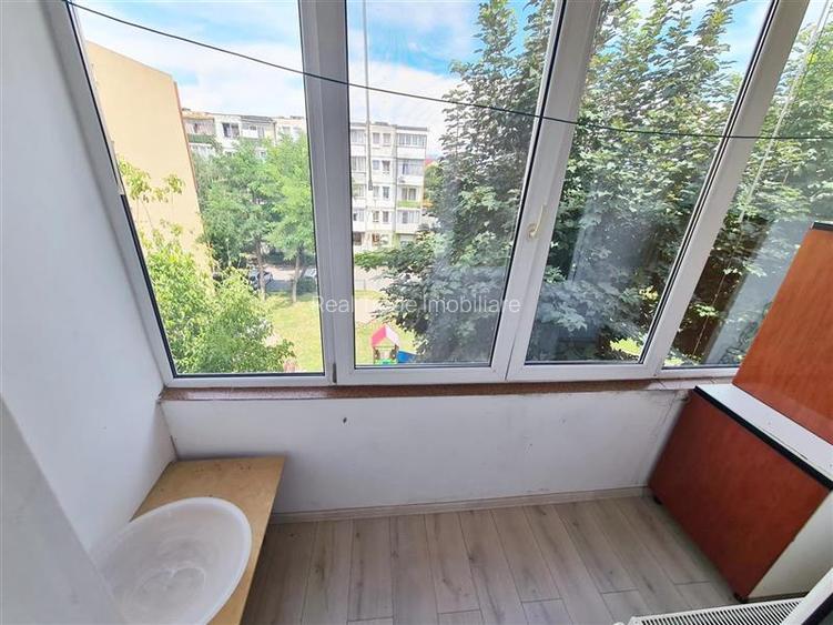 Apartament 3 camere decomandat, 2 bai, etaj intermediar Craiter - 9