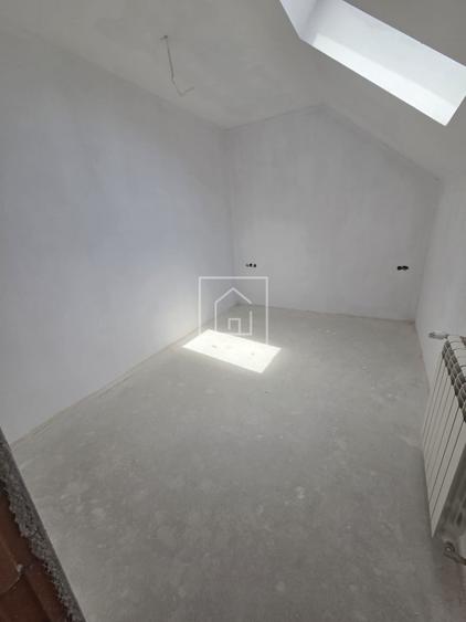 Casa noua cu 5 camere in centrul Sura Mica – moderna, premium