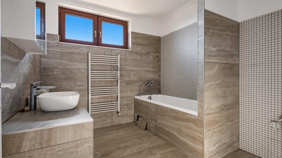 Casă spațioasă în Dumbrăvița | 260 mp utili | Teren 930 mp