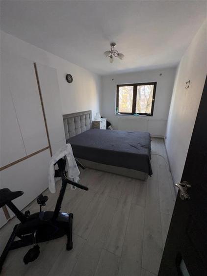 Apartament 4 camere Semidecomandat Berceni