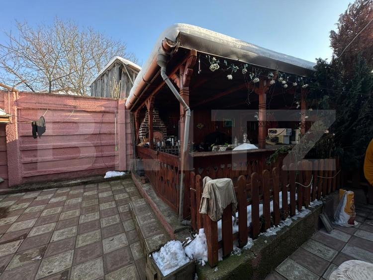 Casă individuală cu garaj, atelier, curte - zona Gh. Apostol, Hunedoara